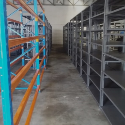 Shelf B 3